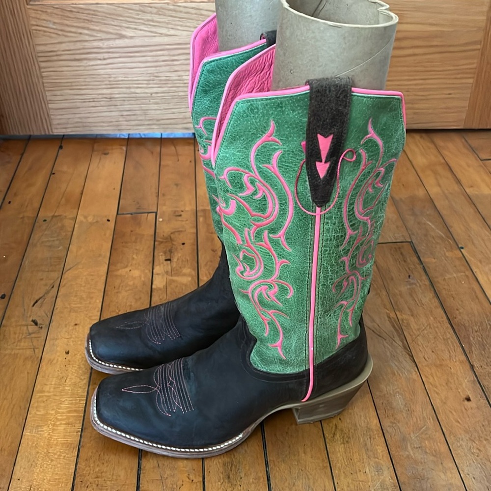 Twisted X embroidered, 2 tone cowboy boots